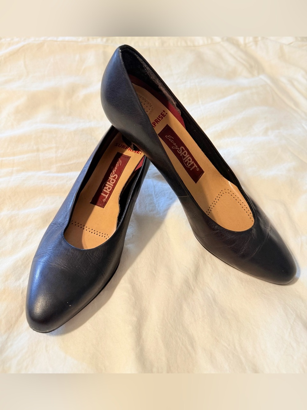 Vintage 80s/90s Easy Spirit "Surprise" pumps in excellent used condition (EUC)!